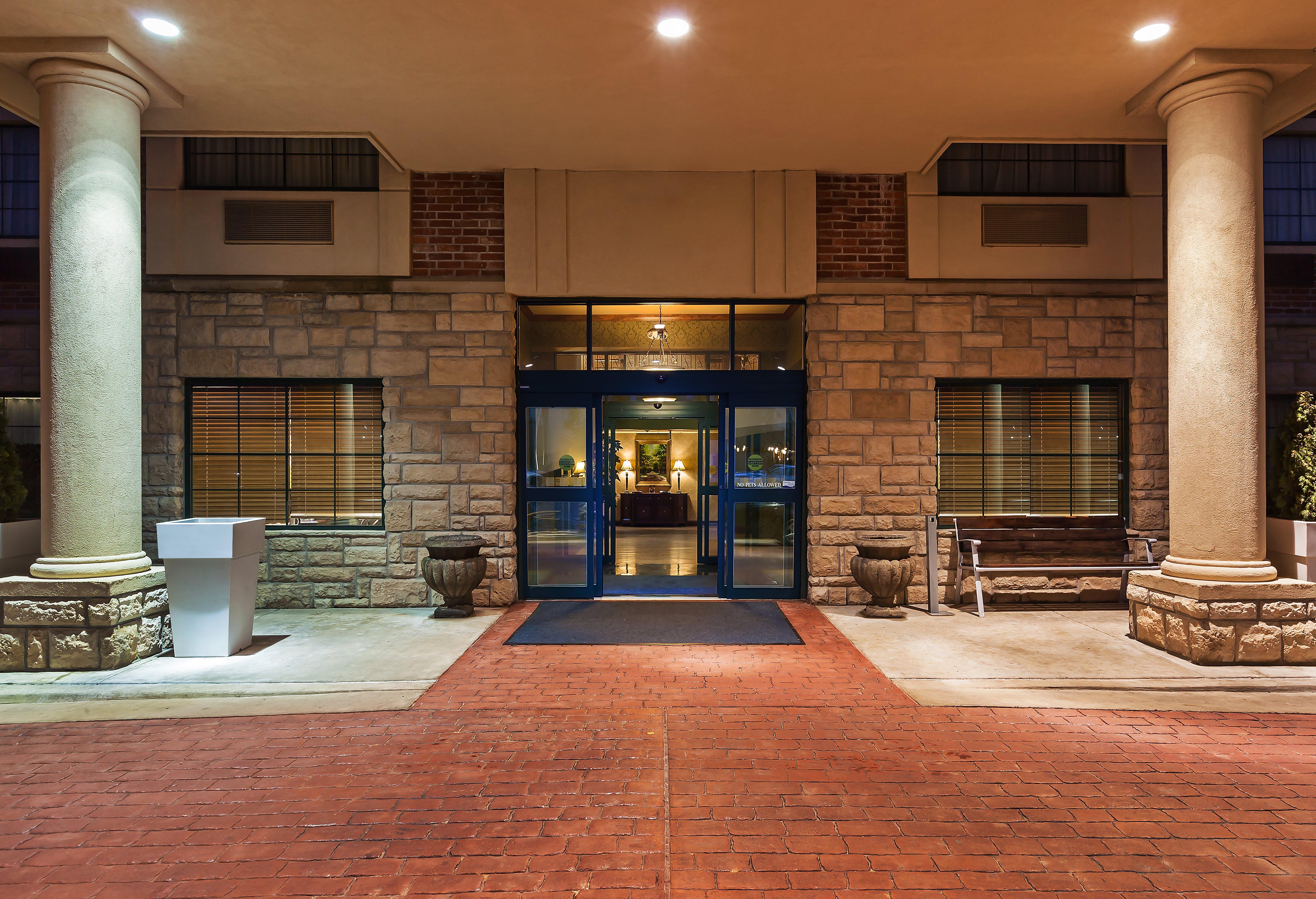Holiday Inn Express & Suites Tulsa S Broken Arrow Hwy 51 By Ihg Kültér fotó