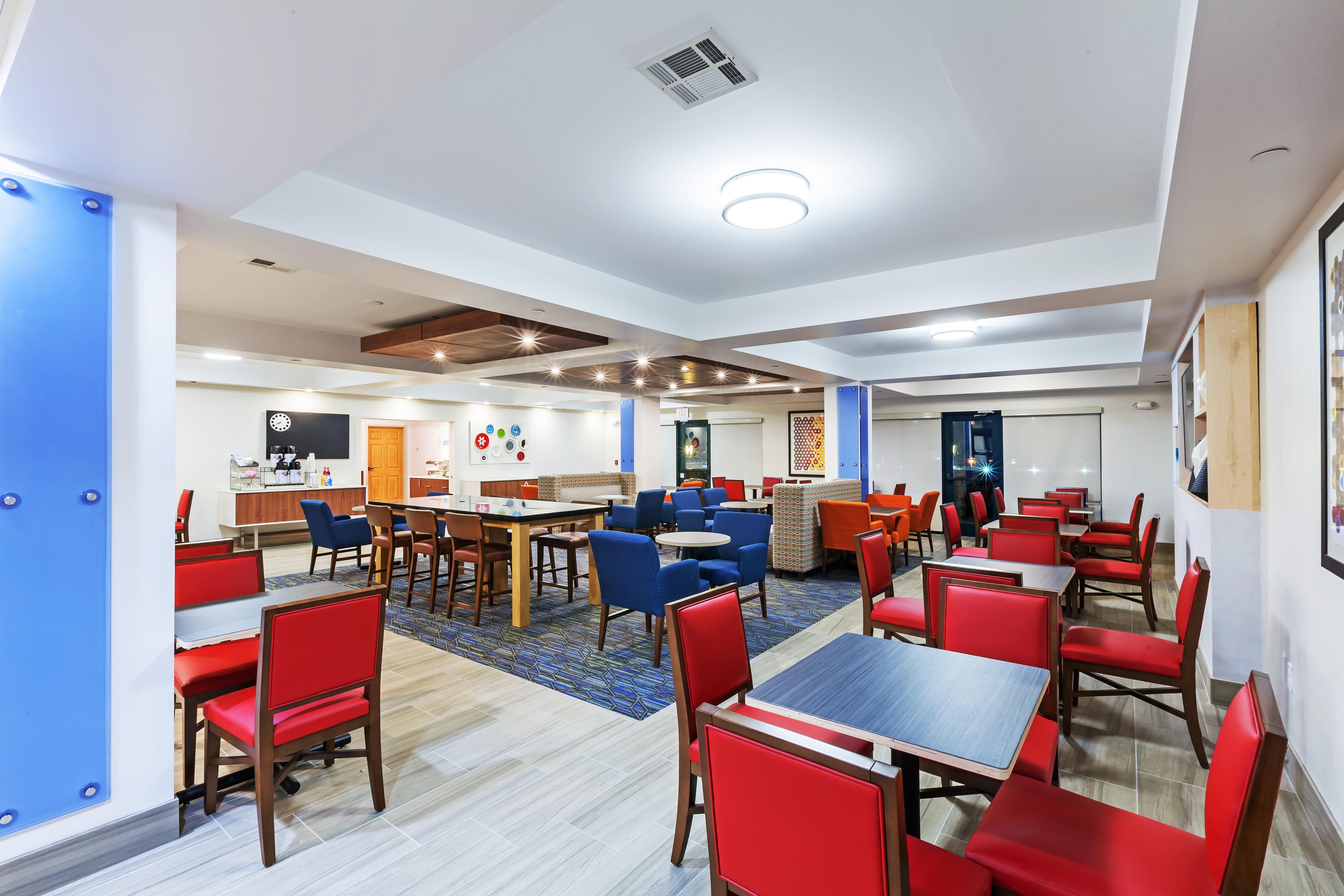 Holiday Inn Express & Suites Tulsa S Broken Arrow Hwy 51 By Ihg Kültér fotó