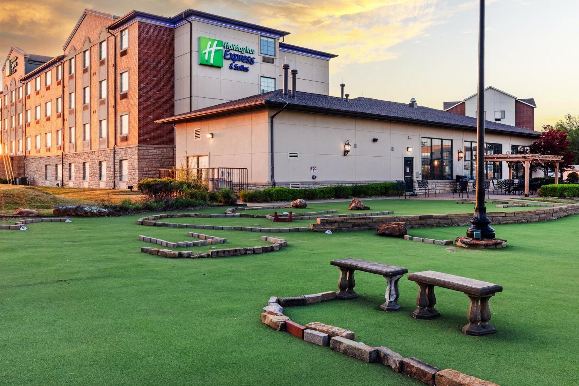 Holiday Inn Express & Suites Tulsa S Broken Arrow Hwy 51 By Ihg Kültér fotó