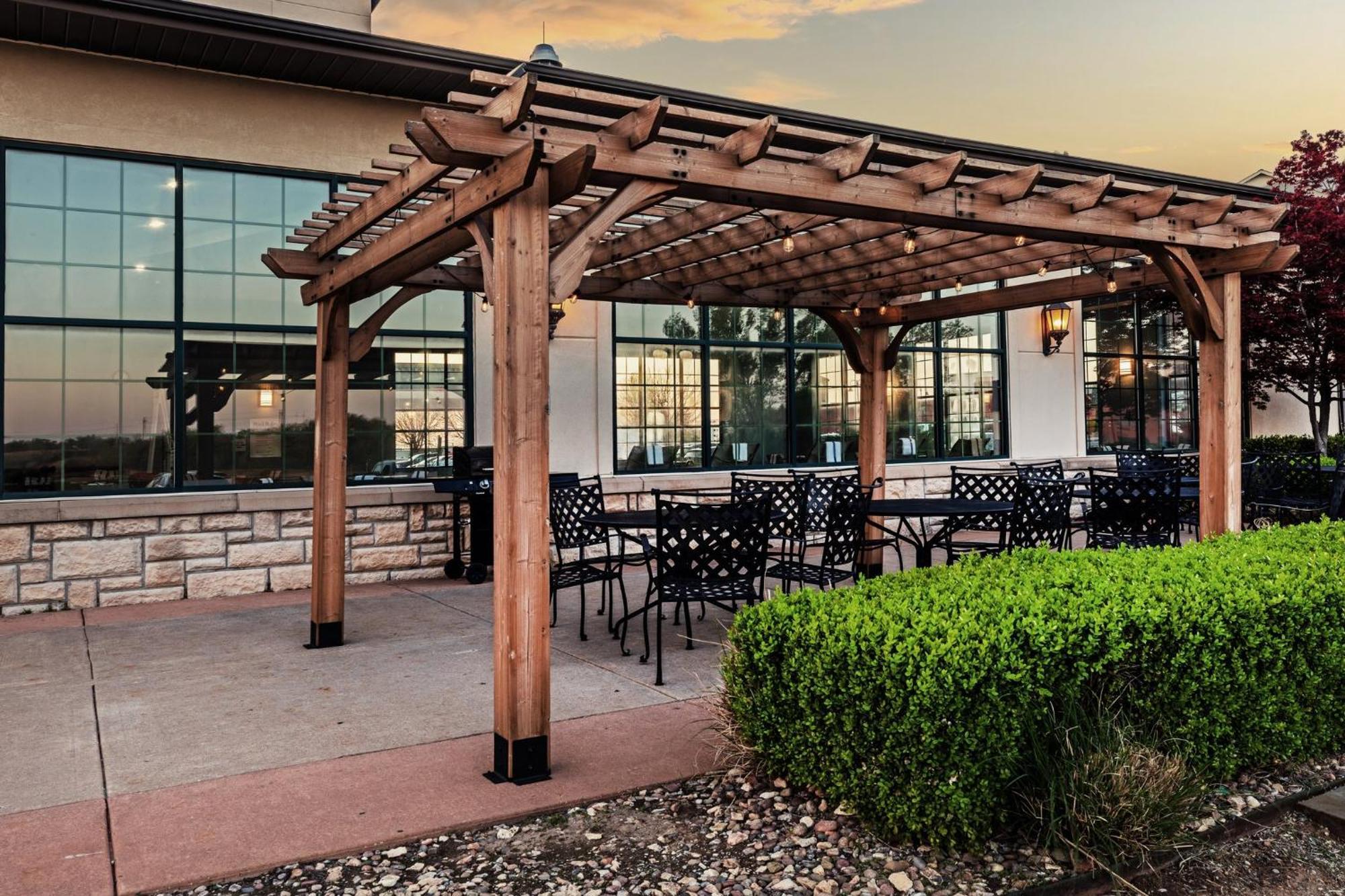Holiday Inn Express & Suites Tulsa S Broken Arrow Hwy 51 By Ihg Kültér fotó