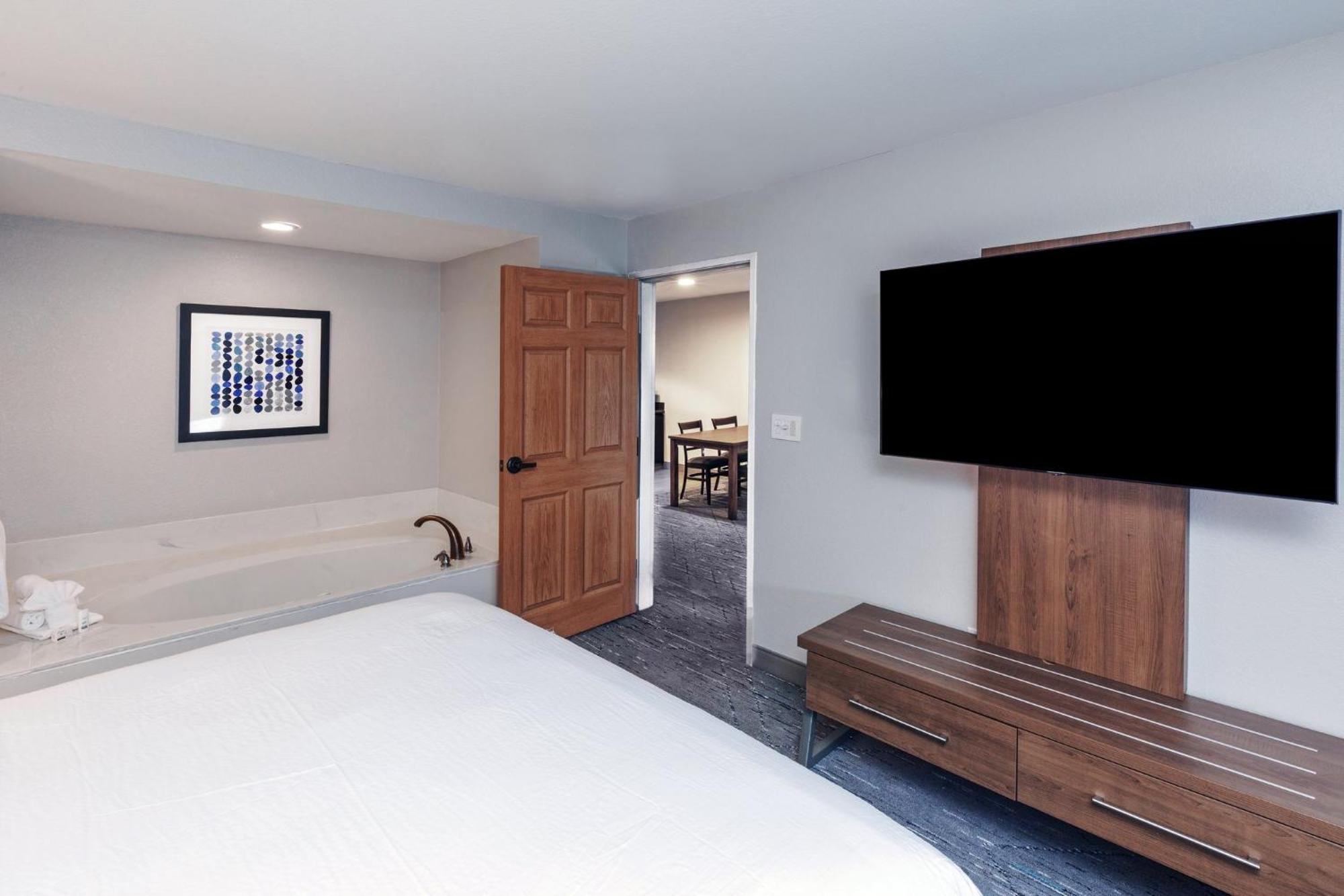 Holiday Inn Express & Suites Tulsa S Broken Arrow Hwy 51 By Ihg Kültér fotó